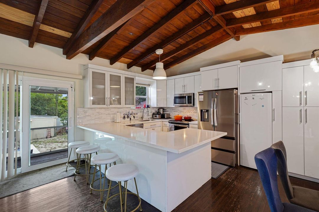 ABC00241