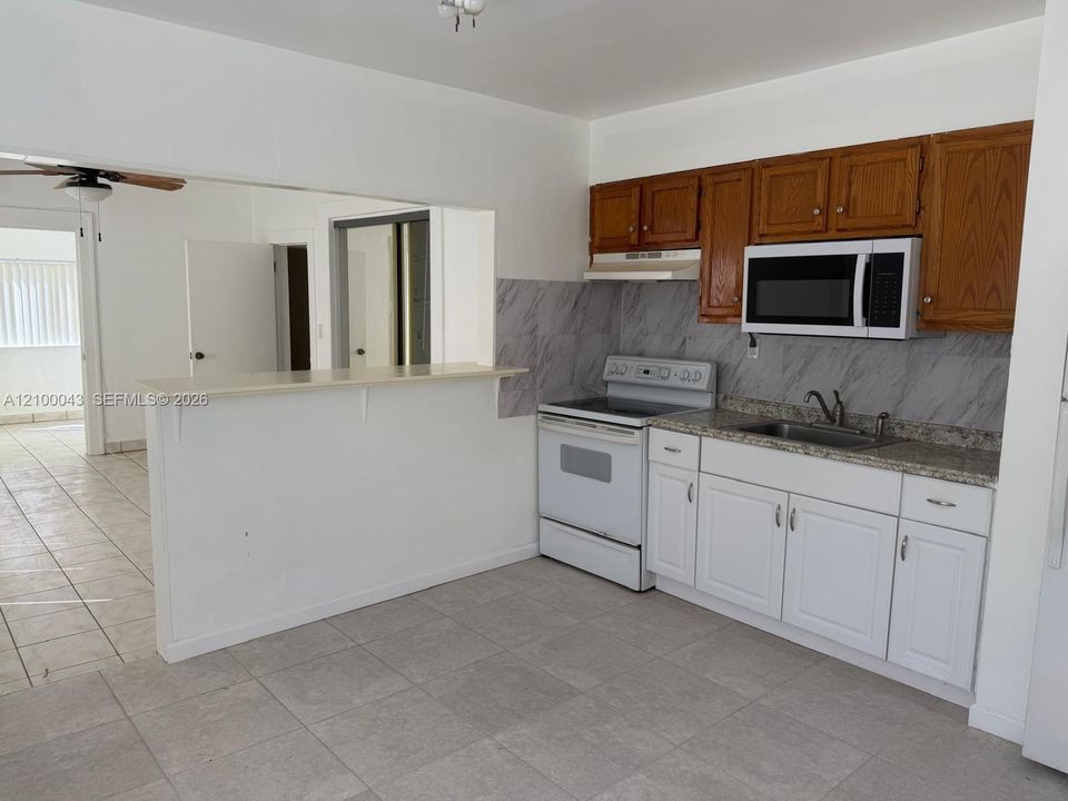For Rent: $2,500 (2 beds, 1 baths, 1569 Square Feet)