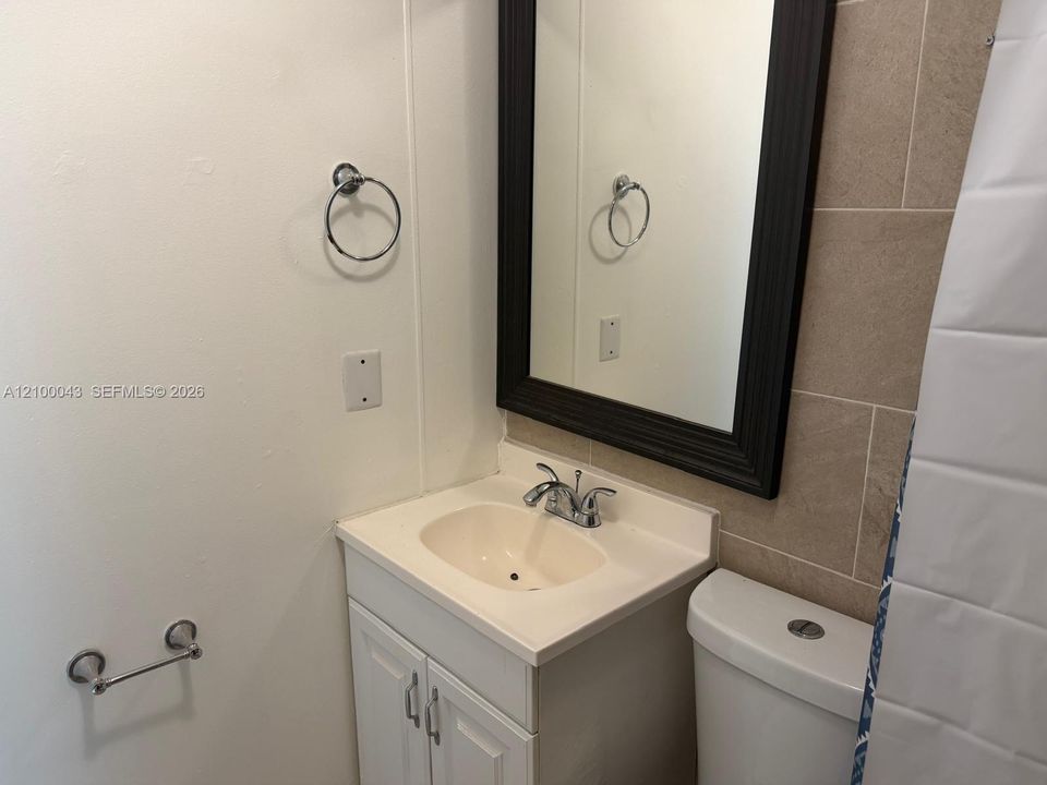 For Rent: $2,500 (2 beds, 1 baths, 1569 Square Feet)