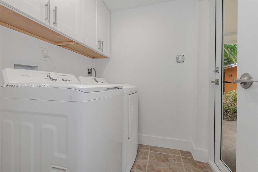 В аренду: $6,950 (3 спален, 2 ванн, 1500 Квадратных фут)