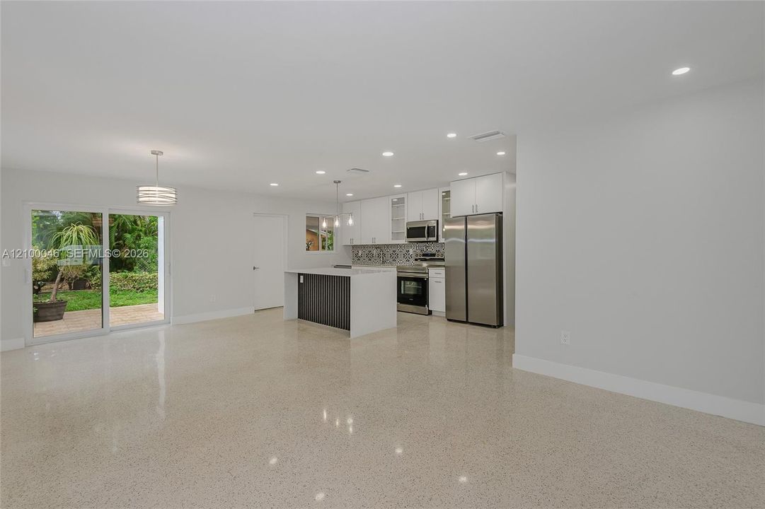 В аренду: $6,950 (3 спален, 2 ванн, 1500 Квадратных фут)