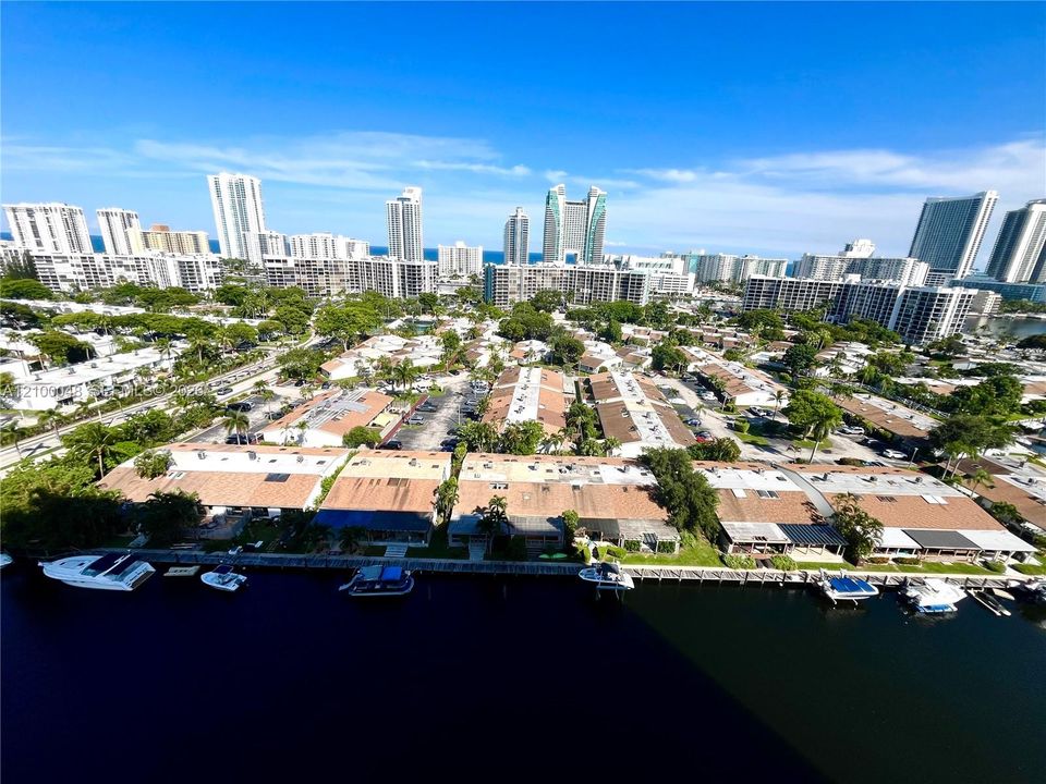 For Rent: $2,900 (2 beds, 2 baths, 1280 Square Feet)