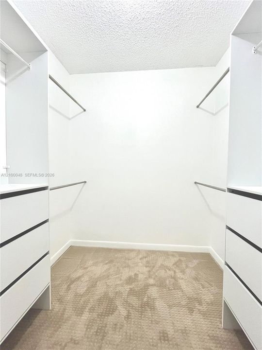 For Rent: $2,900 (2 beds, 2 baths, 1280 Square Feet)