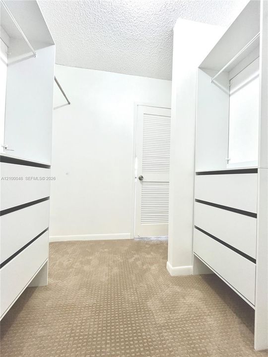 For Rent: $2,900 (2 beds, 2 baths, 1280 Square Feet)
