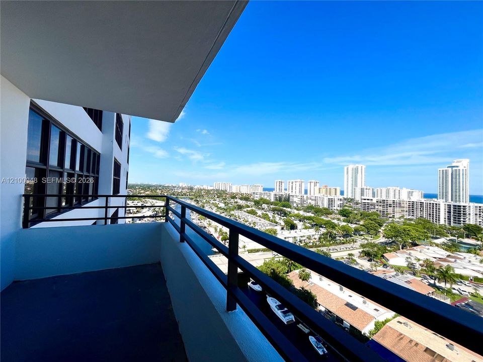 For Rent: $2,900 (2 beds, 2 baths, 1280 Square Feet)