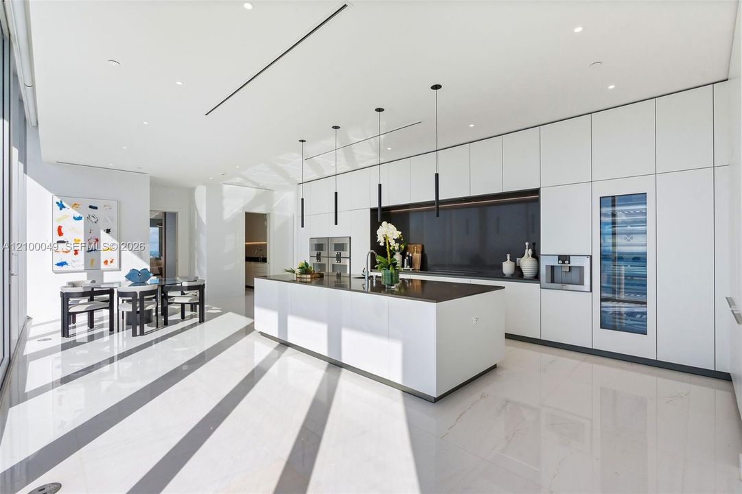 For Sale: $21,900,000 (6 beds, 6 baths, 9089 Square Feet)
