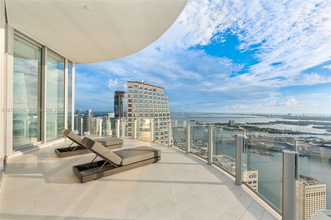 For Sale: $21,900,000 (6 beds, 6 baths, 9089 Square Feet)