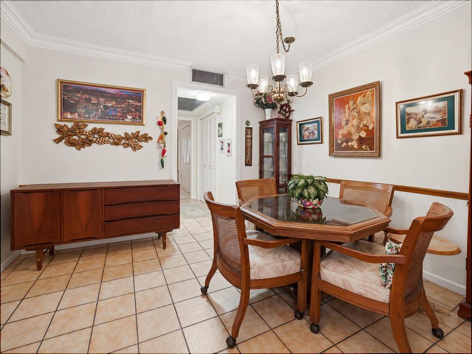 18-Dining Area