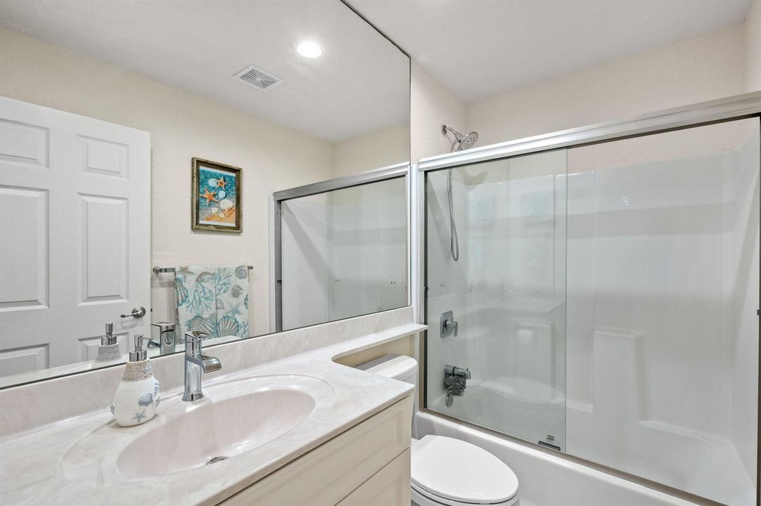 8-web-or-mls-7 Mediterranean Blvd E - 8