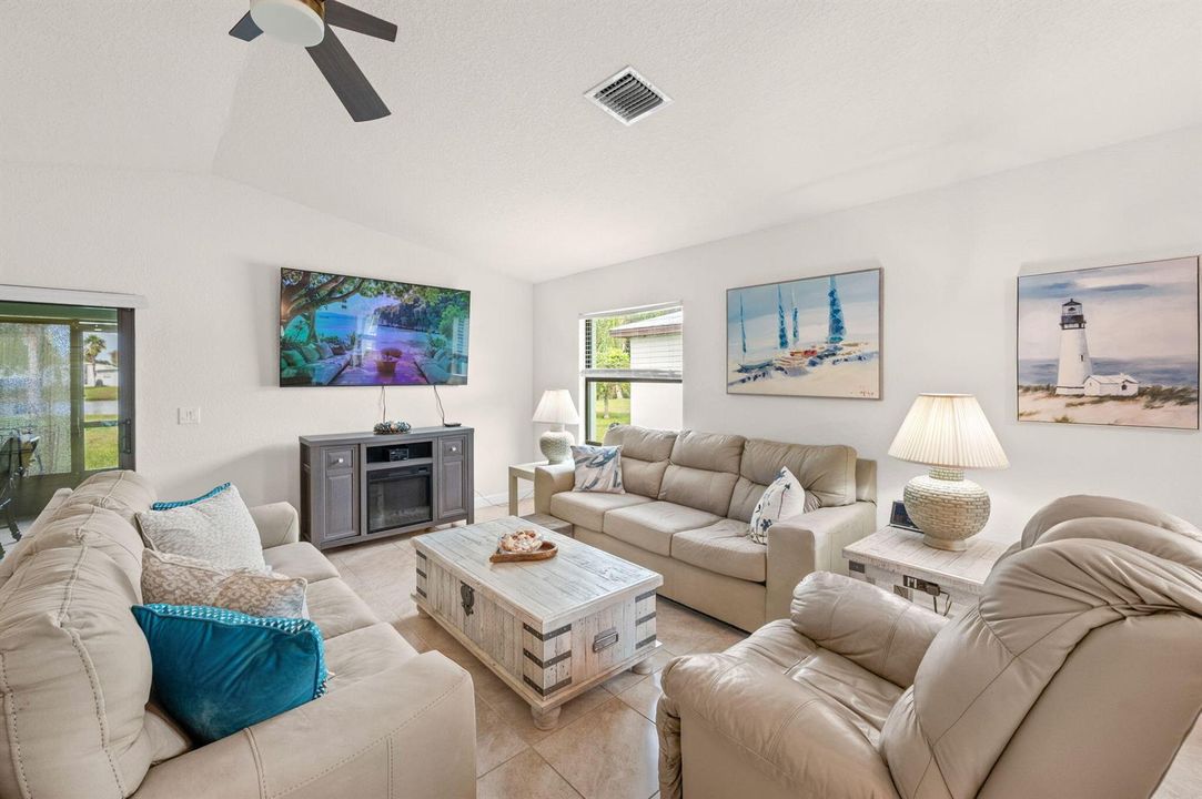 16-web-or-mls-7 Mediterranean Blvd E - 1