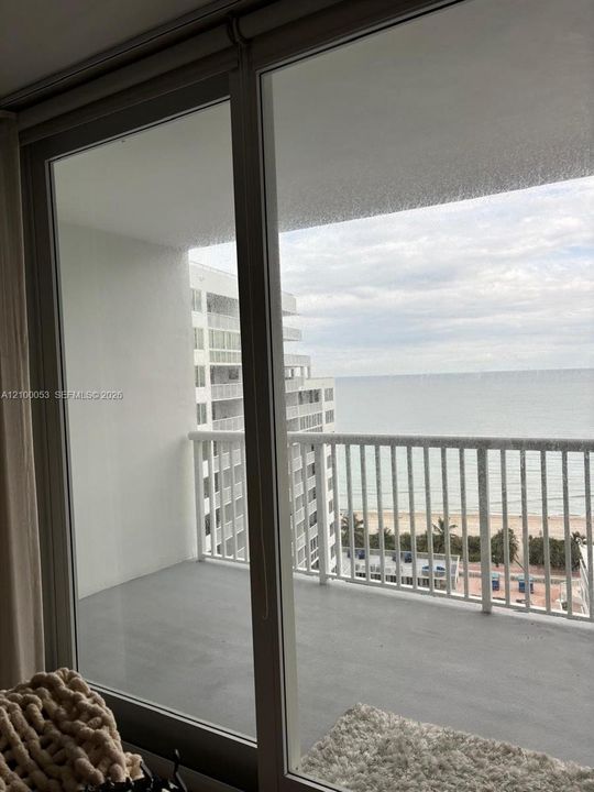 В аренду: $2,800 (0 спален, 1 ванн, 550 Квадратных фут)