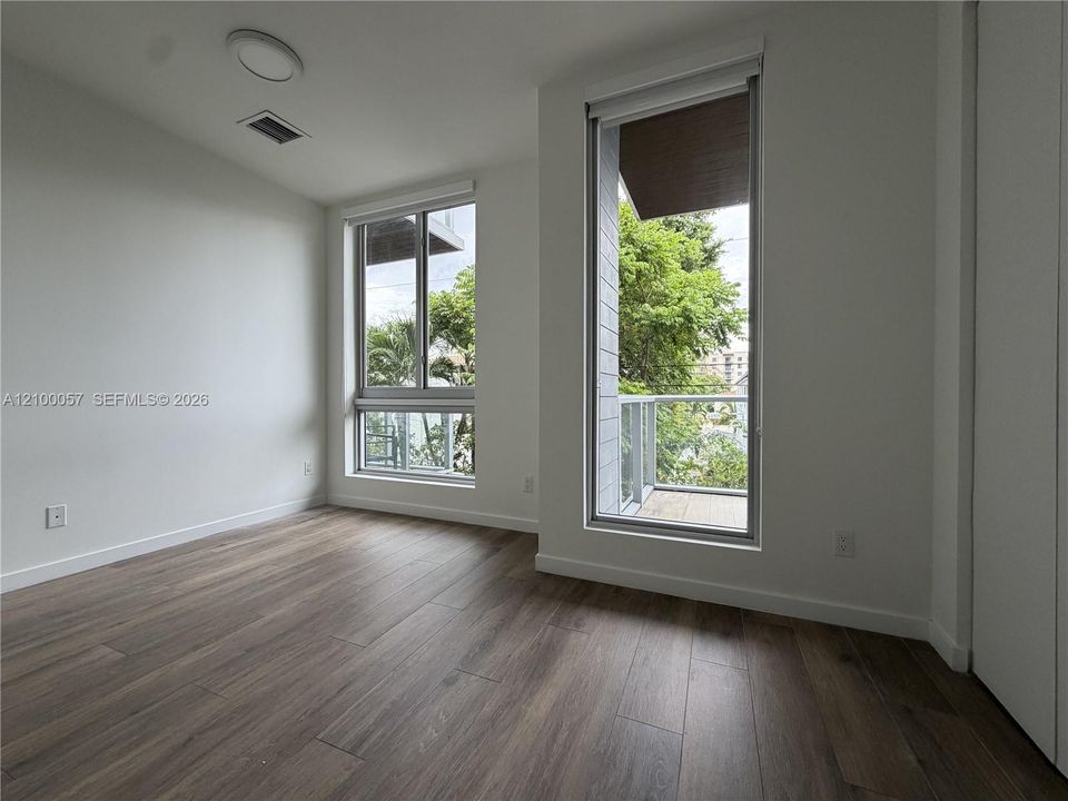 En Venta: $1,399,000 (4 camas, 4 baños, 2024 Pies cuadrados)
