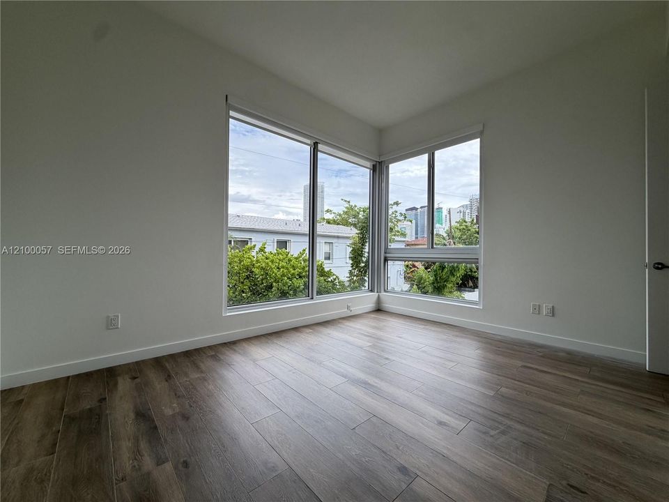 En Venta: $1,399,000 (4 camas, 4 baños, 2024 Pies cuadrados)