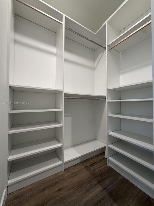 En Venta: $1,399,000 (4 camas, 4 baños, 2024 Pies cuadrados)