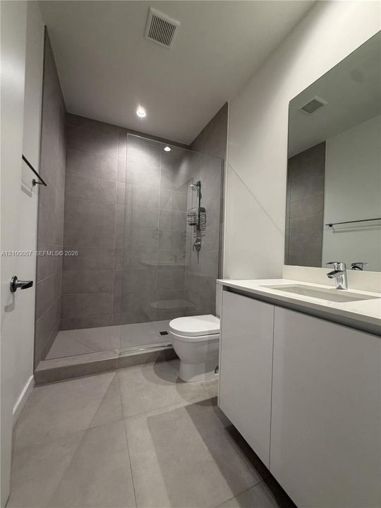 En Venta: $1,399,000 (4 camas, 4 baños, 2024 Pies cuadrados)