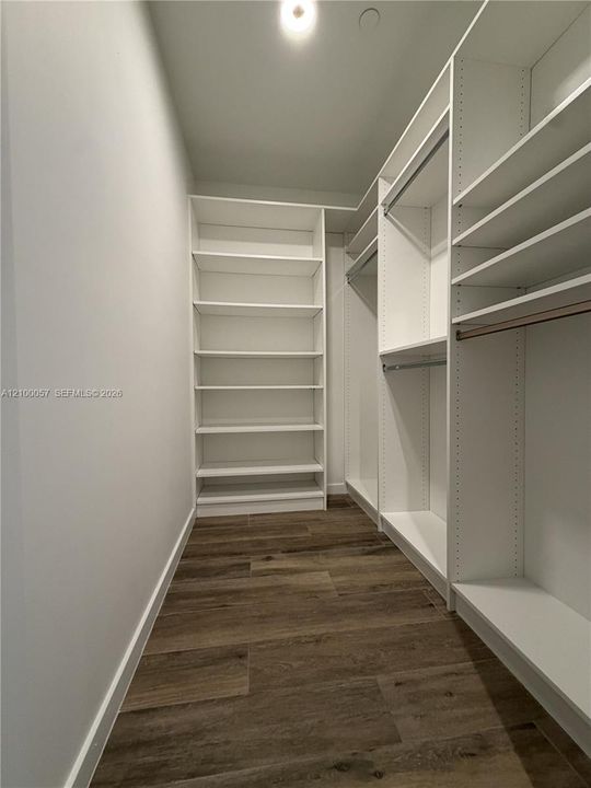 En Venta: $1,399,000 (4 camas, 4 baños, 2024 Pies cuadrados)