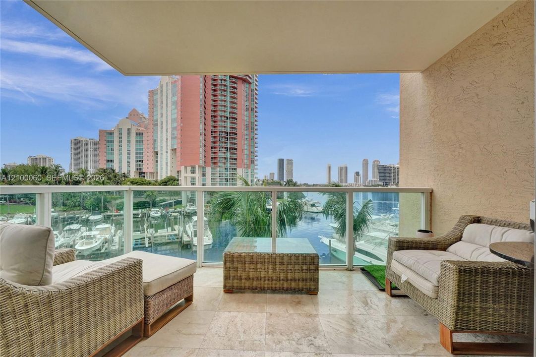 En Venta: $675,000 (3 camas, 2 baños, 1866 Pies cuadrados)