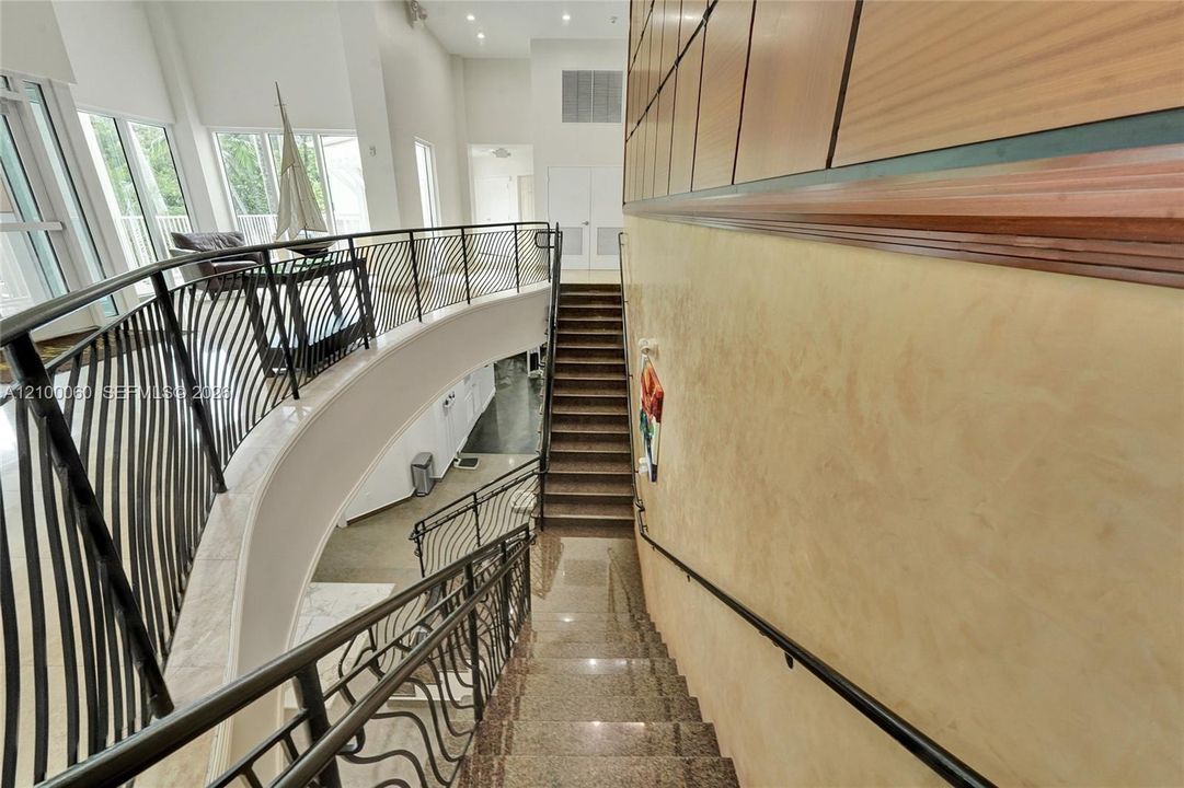 En Venta: $675,000 (3 camas, 2 baños, 1866 Pies cuadrados)