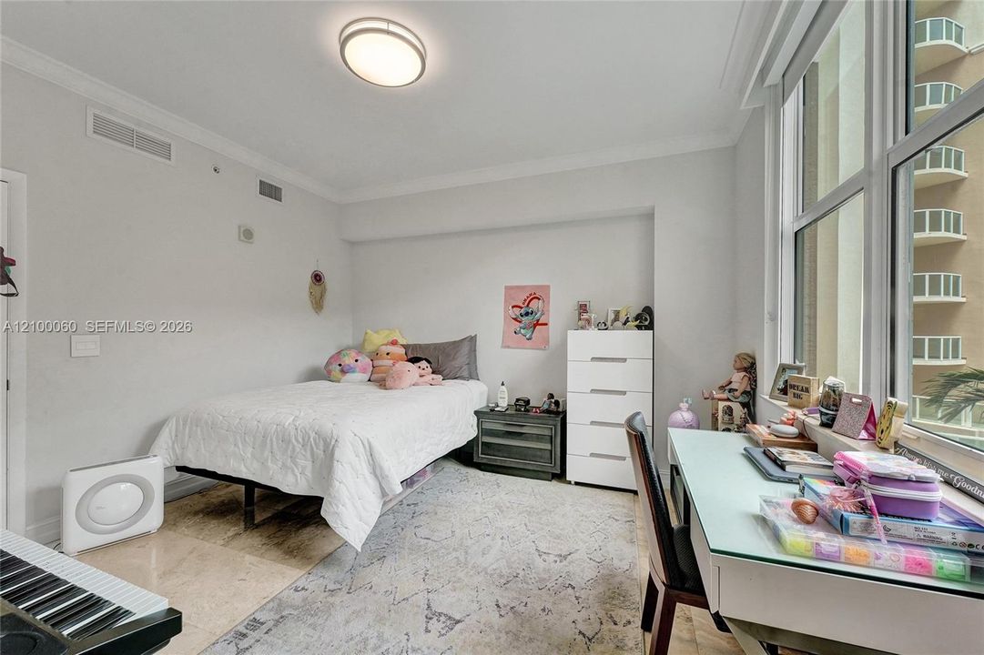En Venta: $675,000 (3 camas, 2 baños, 1866 Pies cuadrados)