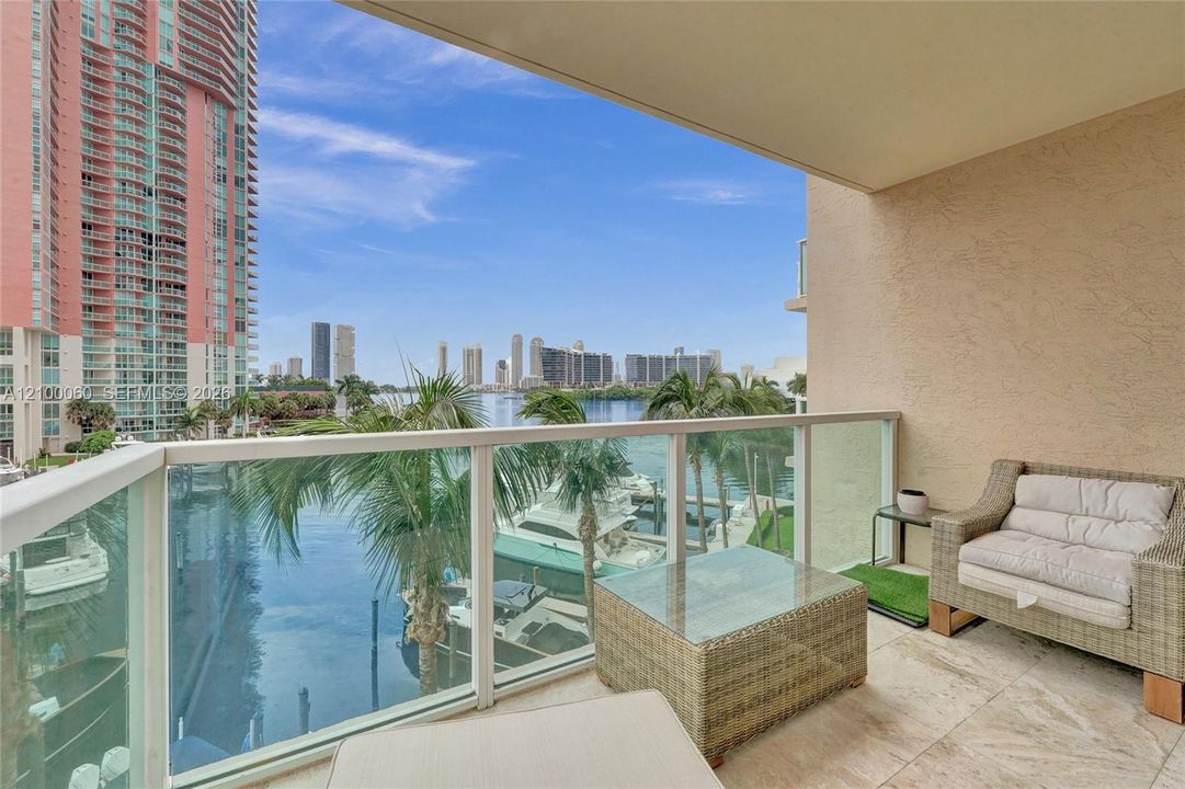 En Venta: $675,000 (3 camas, 2 baños, 1866 Pies cuadrados)