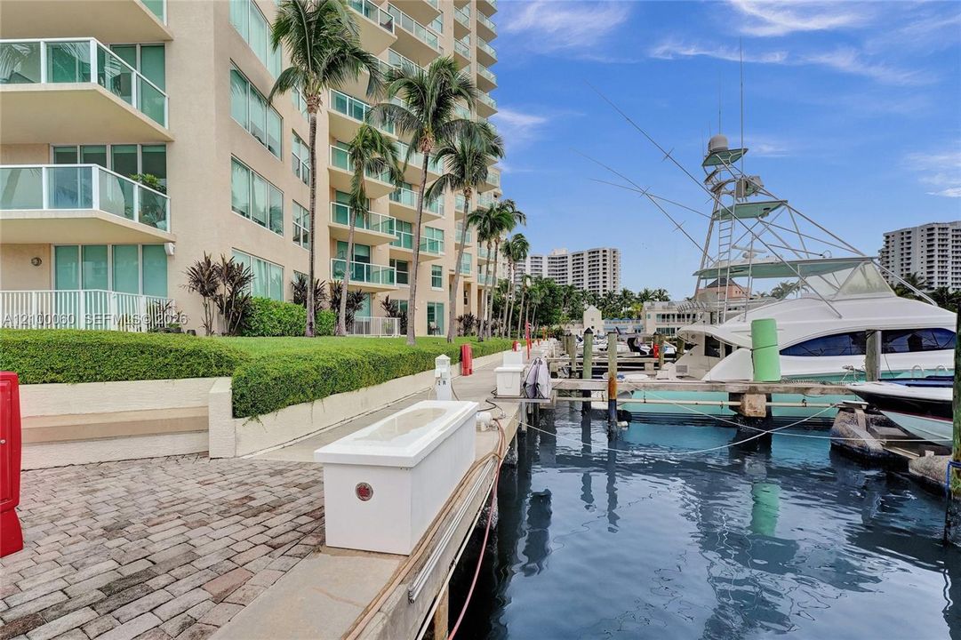 En Venta: $675,000 (3 camas, 2 baños, 1866 Pies cuadrados)