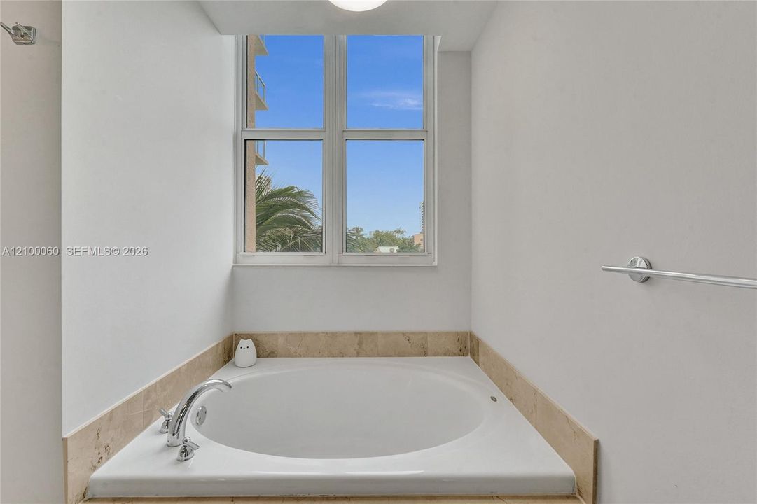 En Venta: $675,000 (3 camas, 2 baños, 1866 Pies cuadrados)