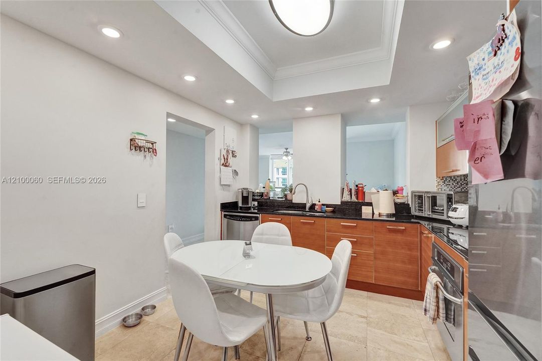 En Venta: $675,000 (3 camas, 2 baños, 1866 Pies cuadrados)