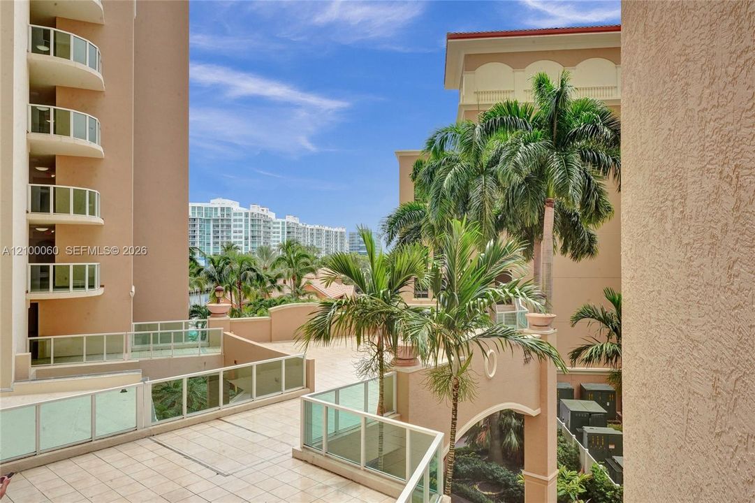 En Venta: $675,000 (3 camas, 2 baños, 1866 Pies cuadrados)