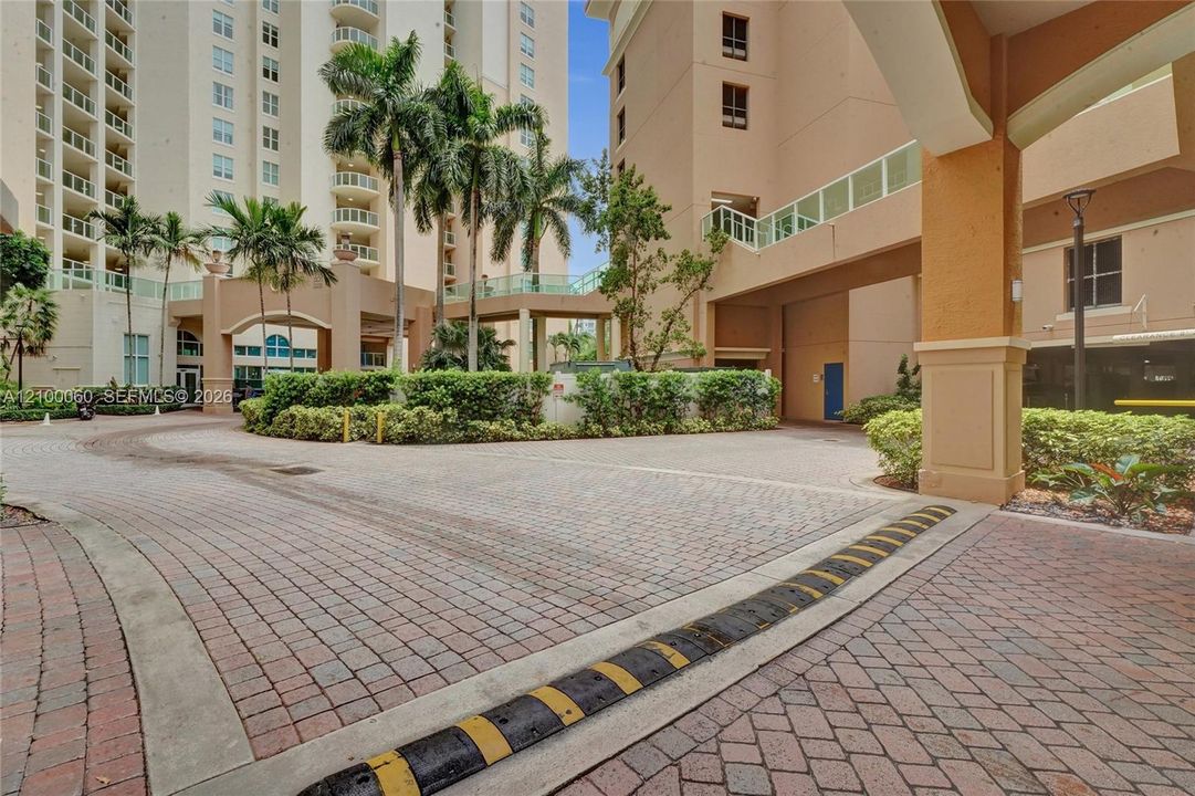 En Venta: $675,000 (3 camas, 2 baños, 1866 Pies cuadrados)