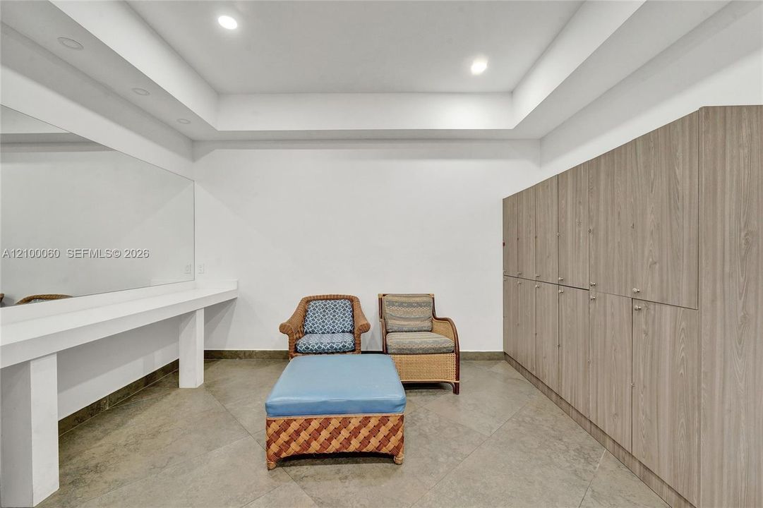 En Venta: $675,000 (3 camas, 2 baños, 1866 Pies cuadrados)