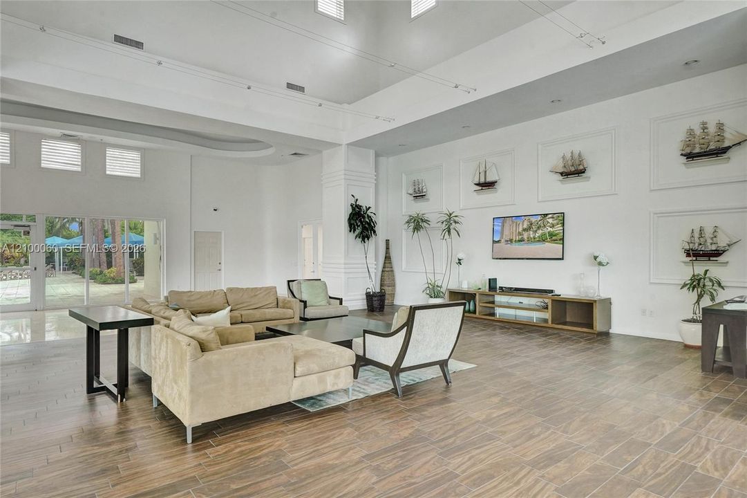 En Venta: $675,000 (3 camas, 2 baños, 1866 Pies cuadrados)
