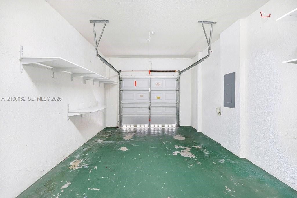 En Venta: $415,000 (4 camas, 2 baños, 1850 Pies cuadrados)