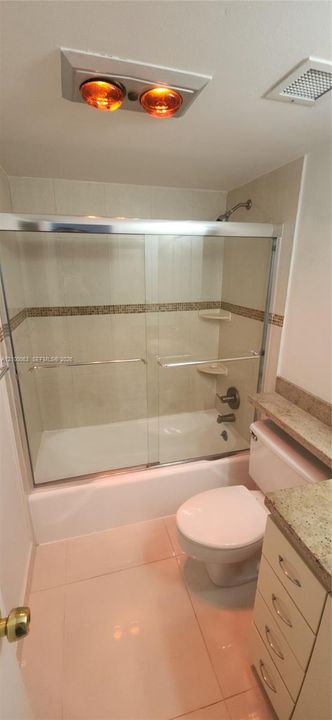 For Rent: $2,450 (1 beds, 1 baths, 870 Square Feet)