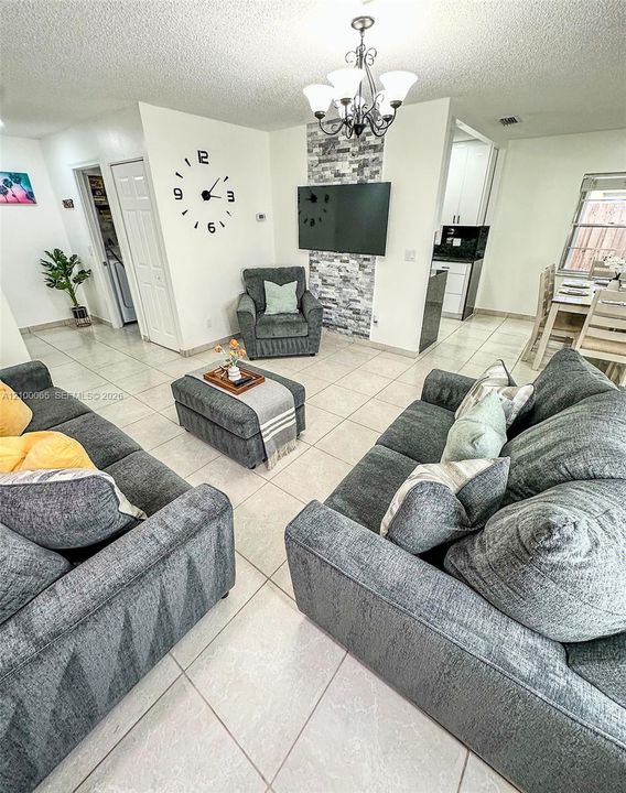 На продажу: $499,500 (3 спален, 3 ванн, 1411 Квадратных фут)