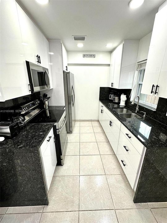 На продажу: $499,500 (3 спален, 3 ванн, 1411 Квадратных фут)