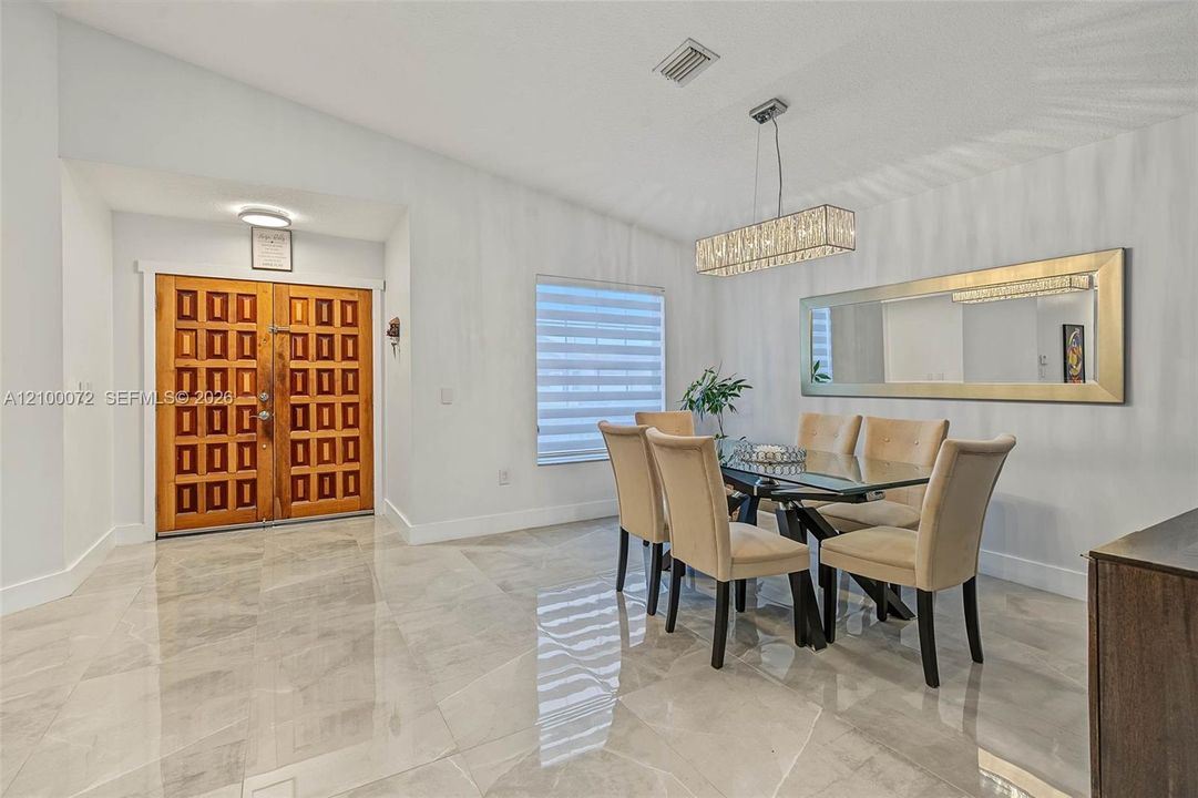 На продажу: $715,000 (3 спален, 2 ванн, 1733 Квадратных фут)