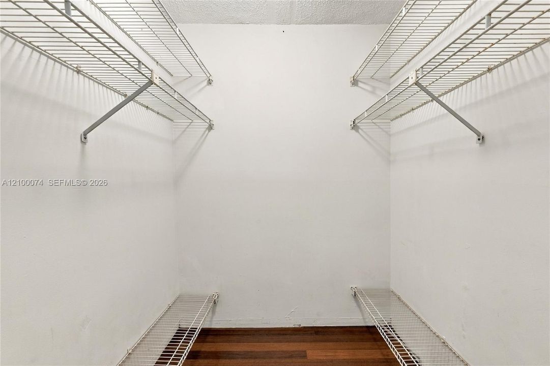En Venta: $399,999 (2 camas, 2 baños, 1126 Pies cuadrados)