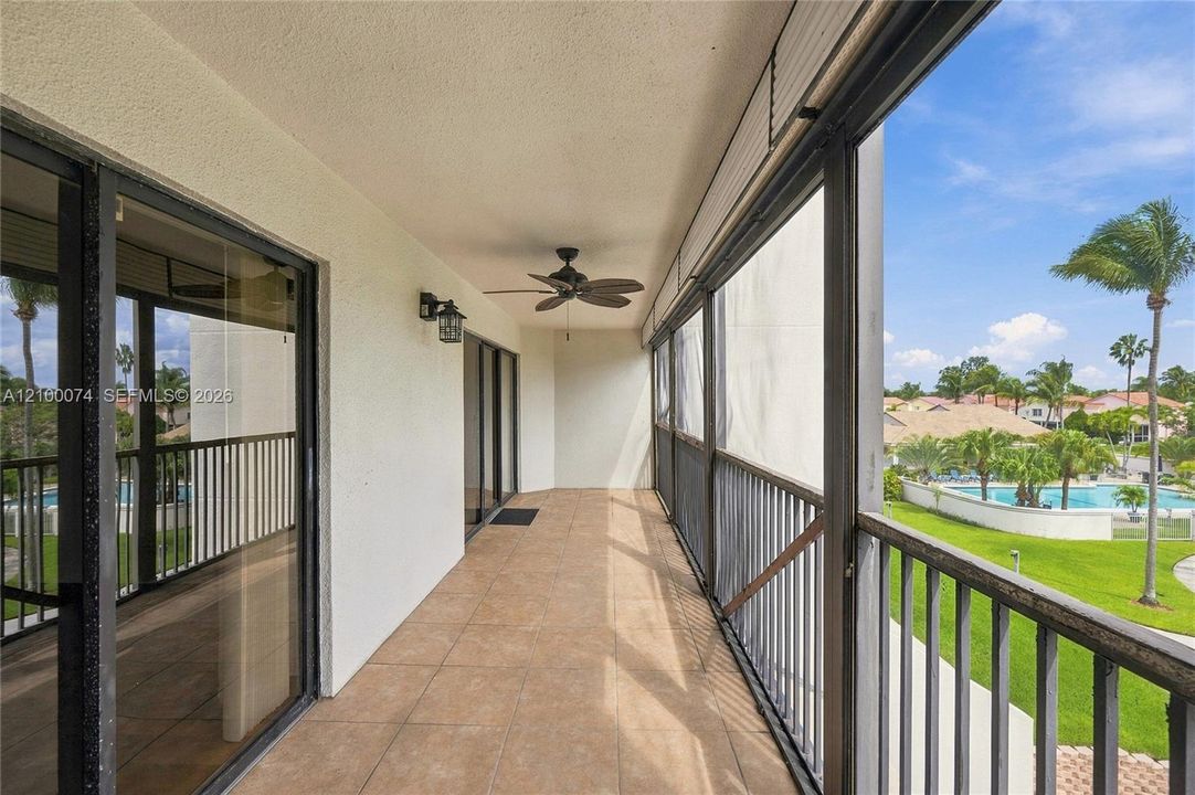 En Venta: $399,999 (2 camas, 2 baños, 1126 Pies cuadrados)
