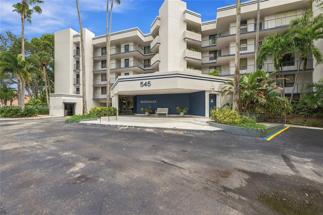 En Venta: $399,999 (2 camas, 2 baños, 1126 Pies cuadrados)