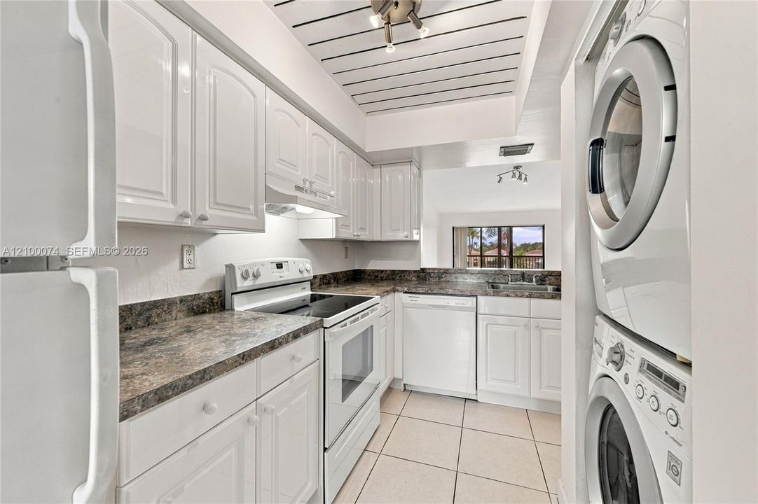 En Venta: $399,999 (2 camas, 2 baños, 1126 Pies cuadrados)