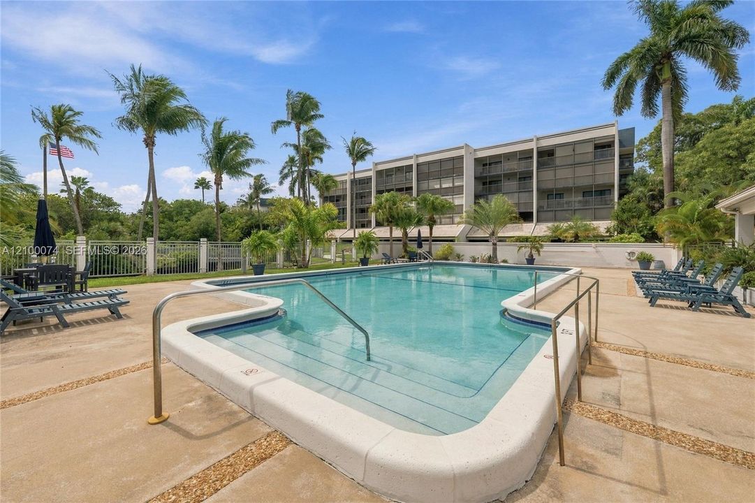 En Venta: $399,999 (2 camas, 2 baños, 1126 Pies cuadrados)