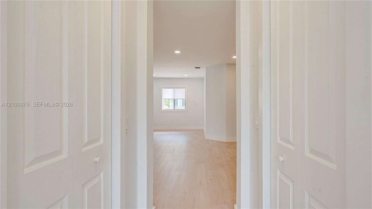 For Sale: $1,250,000 (5 beds, 4 baths, 3399 Square Feet)