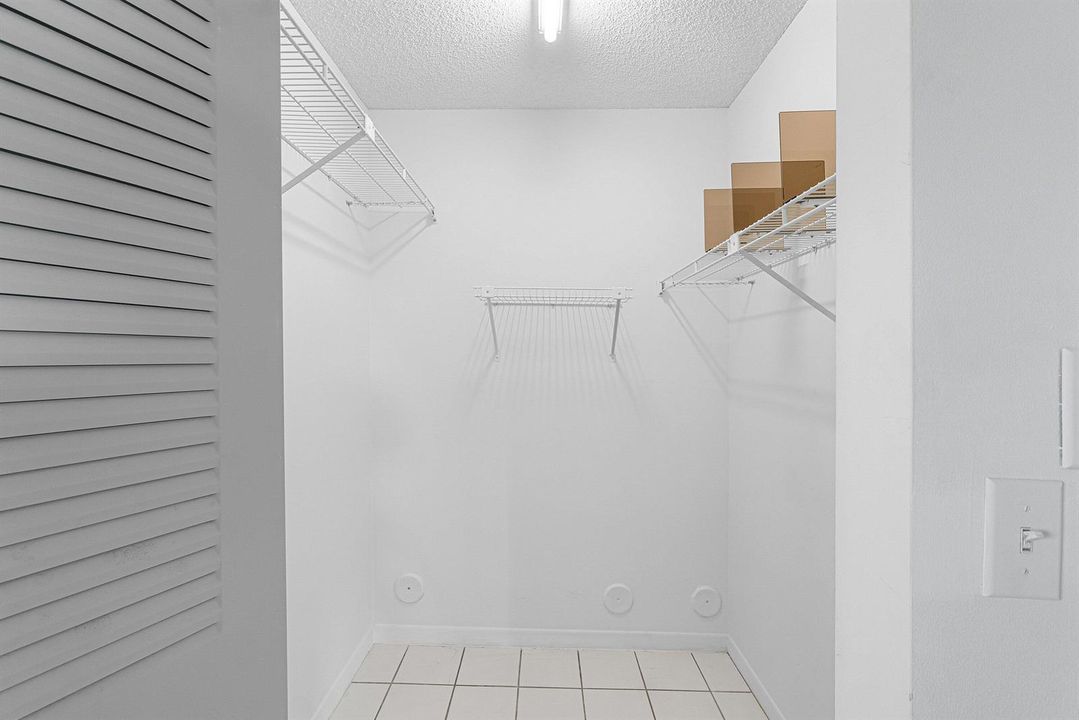 Walk In Closet