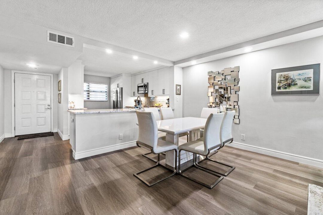 007-12871BriarlakeDrive-102-PalmBeachGar