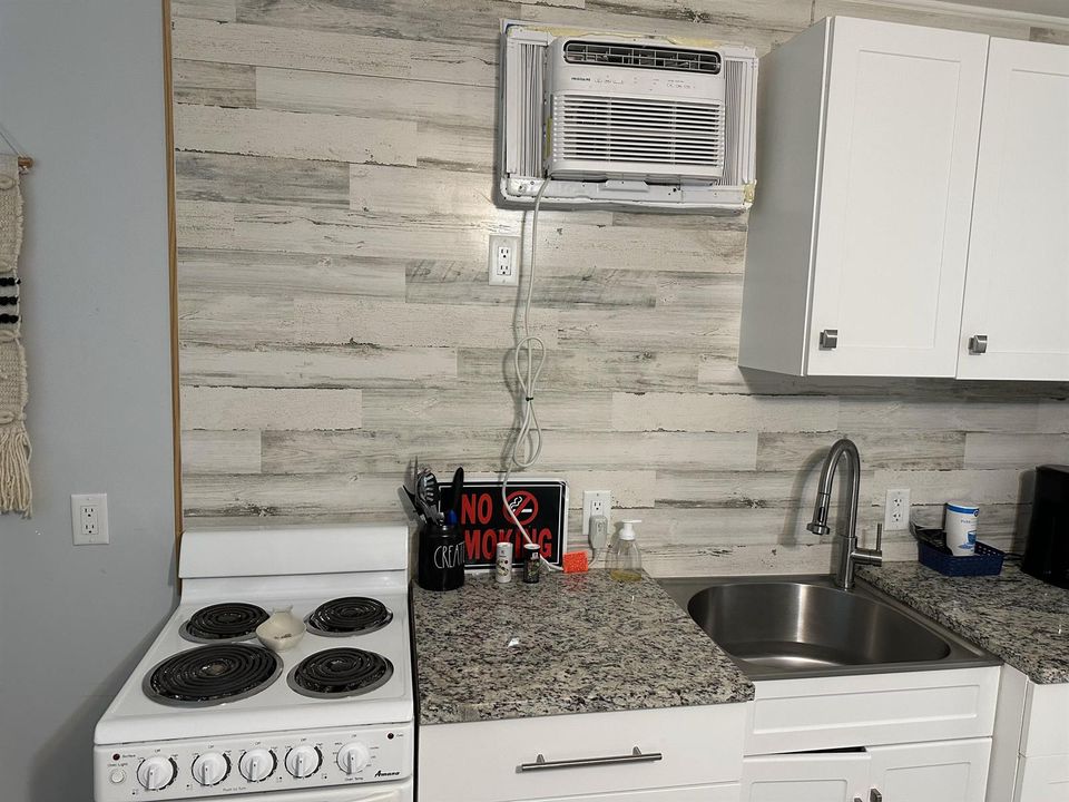 1258 Beach - Unit 9 - 08