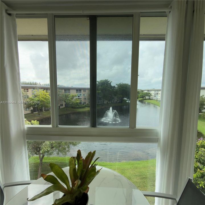 For Sale: $249,000 (2 beds, 2 baths, 1225 Square Feet)