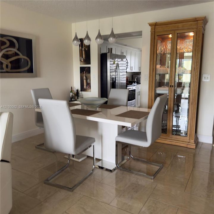 For Sale: $249,000 (2 beds, 2 baths, 1225 Square Feet)