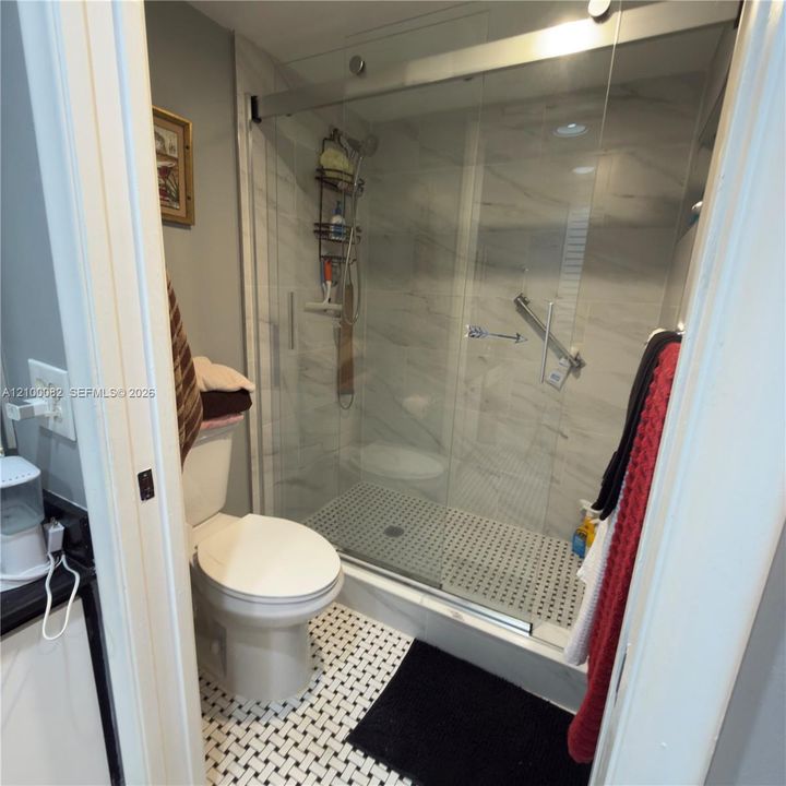 For Sale: $249,000 (2 beds, 2 baths, 1225 Square Feet)