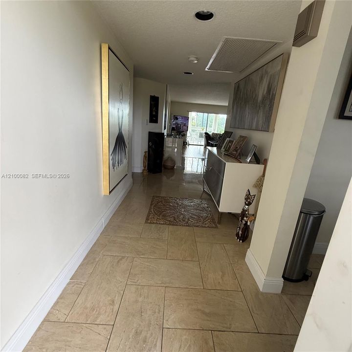 For Sale: $249,000 (2 beds, 2 baths, 1225 Square Feet)