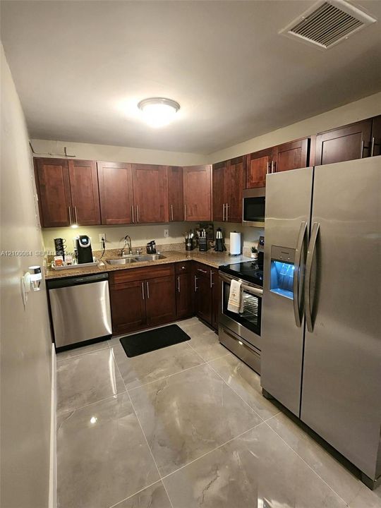 En Renta: $3,975 (4 camas, 2 baños, 1332 Pies cuadrados)